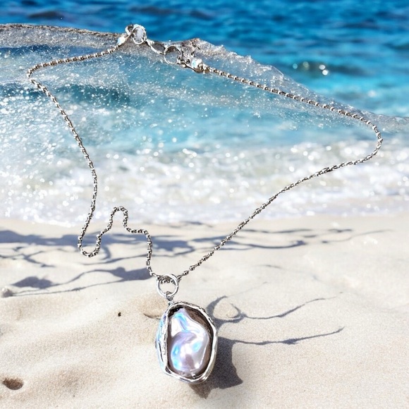 Silver toned Minimalist Necklace with an Iridescent Charm Baroque faux pearl - Picture 14 of 16